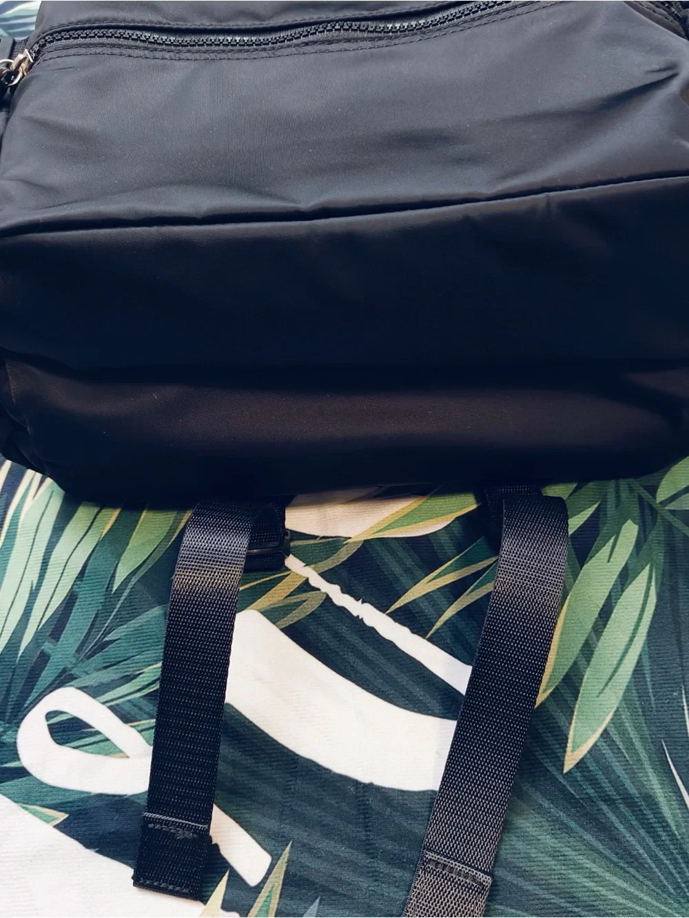 💕lululemon athletica Black matte logo backpack 22L